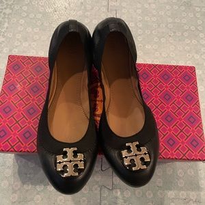 Size 6 brand new Tory Burch travel ballet flat